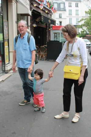 Marche avec papi et mamie